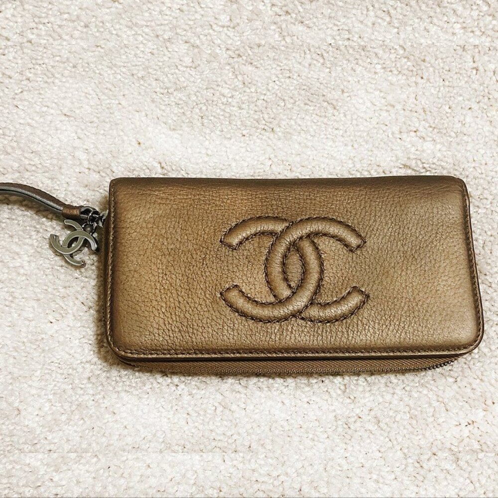 CHANEL Never Used CC Logo Zipper Long Wallet